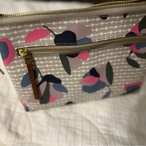 🌸 Beautiful Floral Fossil Leather Crossbody 🌸